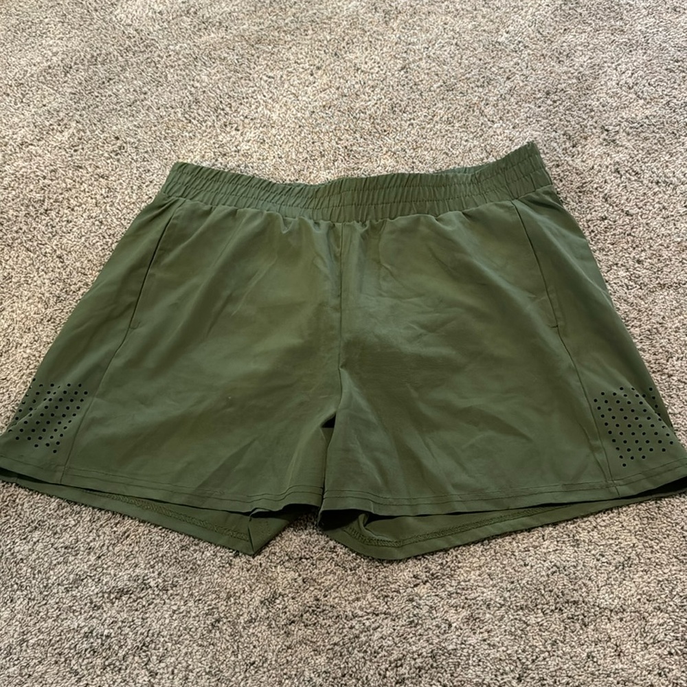 Adrienne Vittadini sport shorts.  Size Large